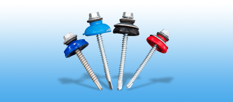 Tornillos autoperforantes con arandela de goma y cabeza hexagonal en diferentes colores.